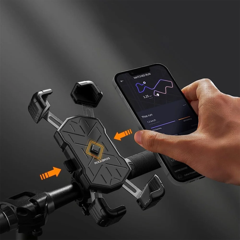 Ruka vkládající iPhone do cyklistického držáku na telefon Rockbros 25210030001